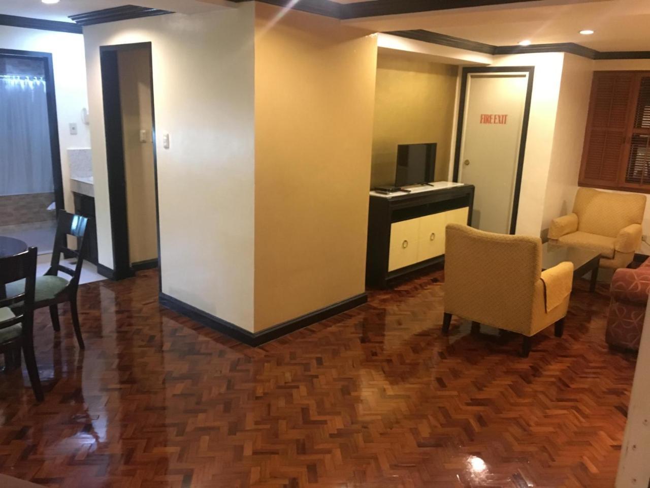 Lourdes Suites Makati City Eksteriør bilde