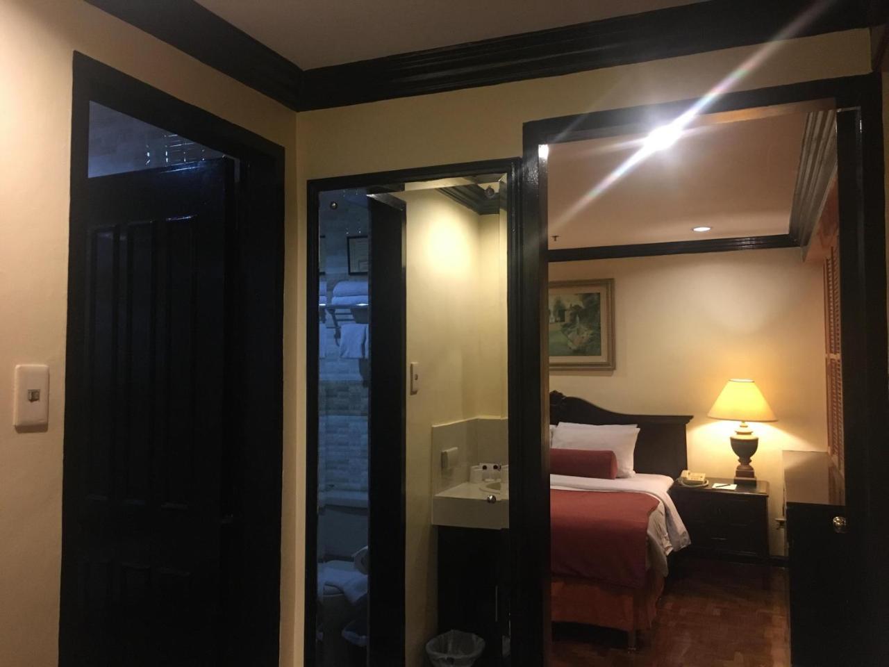 Lourdes Suites Makati City Eksteriør bilde