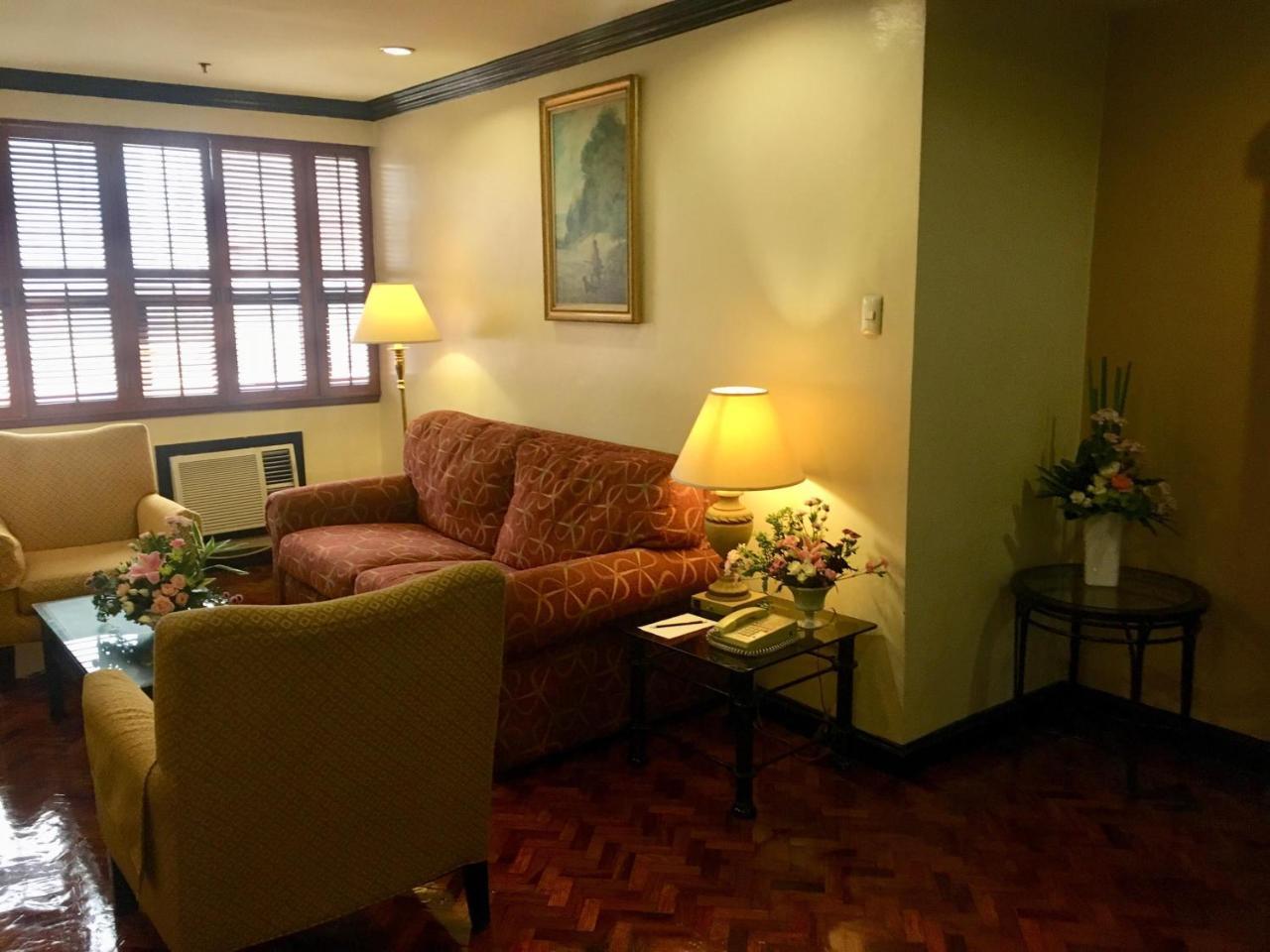 Lourdes Suites Makati City Eksteriør bilde