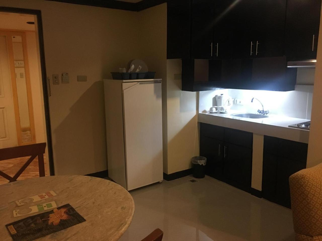 Lourdes Suites Makati City Eksteriør bilde
